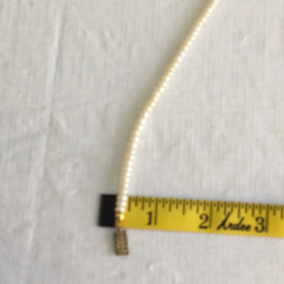 Elegant Cream Pearl Necklace. * - Picture 4 of 5